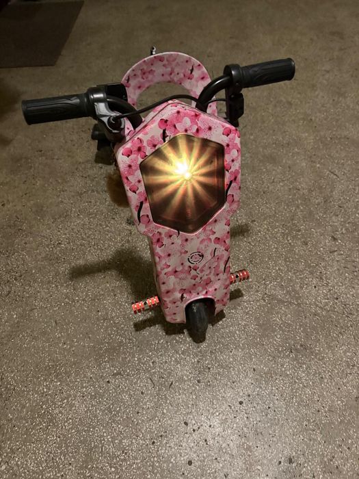 Tricicleta electrica MYRIA Drifter Sky Trotineta Electrica am și Cutia