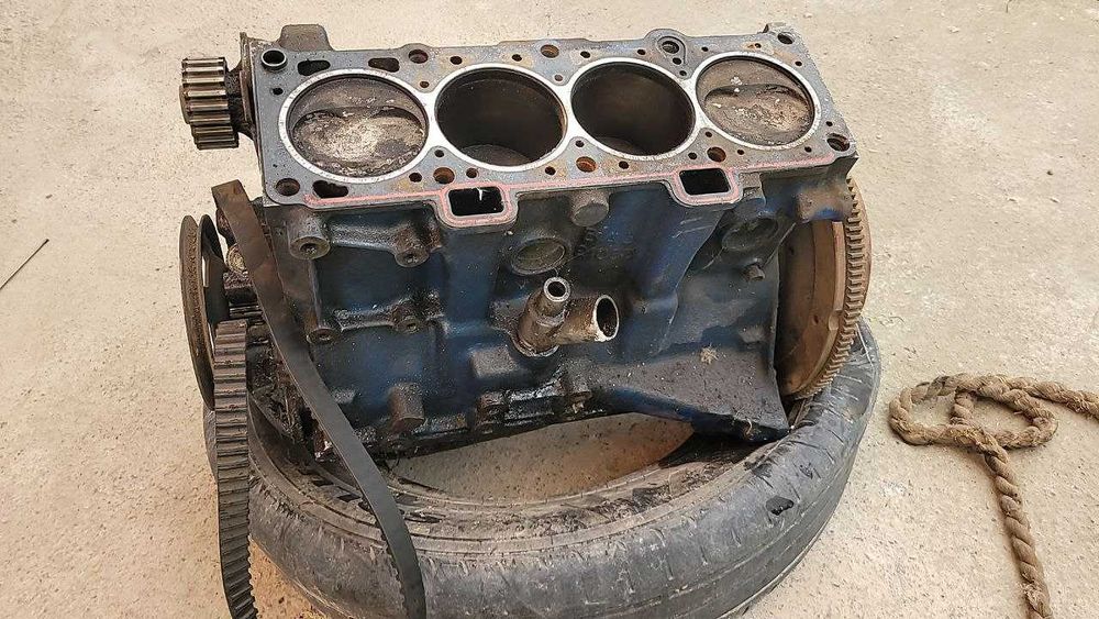 двигатель ВАЗ 21083