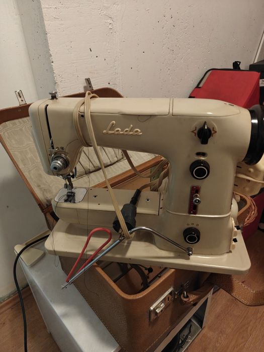 Masina cusut vintage Lada