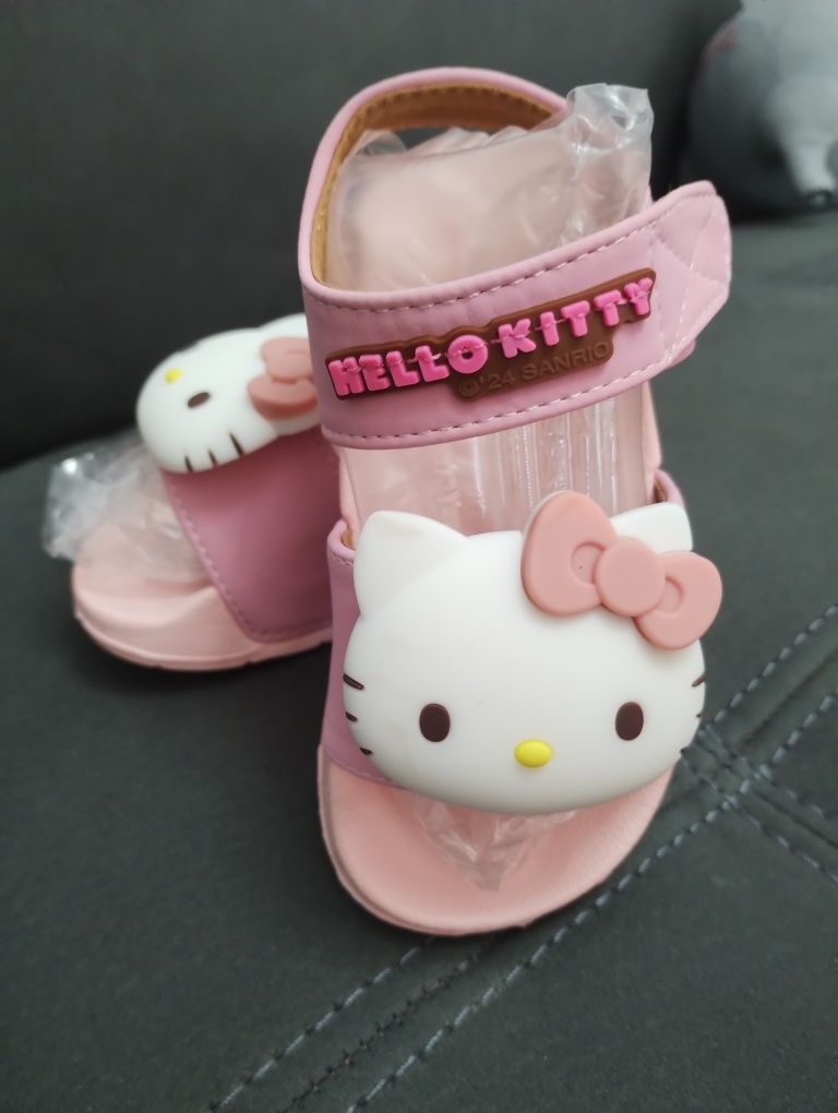 Сандали Hello Kitty за момиче, размер 24'5.