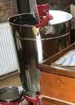 Centrifuga apicola, combinezon