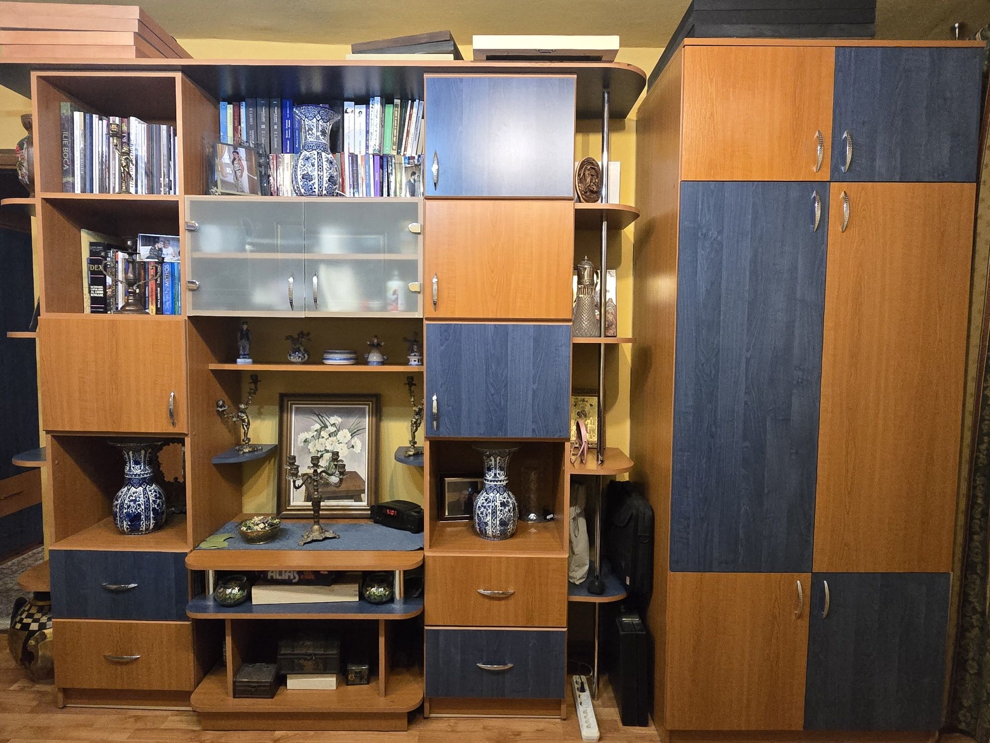 Anunț de vânzare mobilier