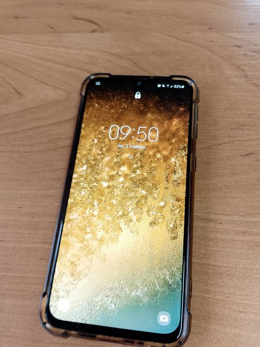 Продам Самсунг а40 за 42тыс  64 гб торга нету