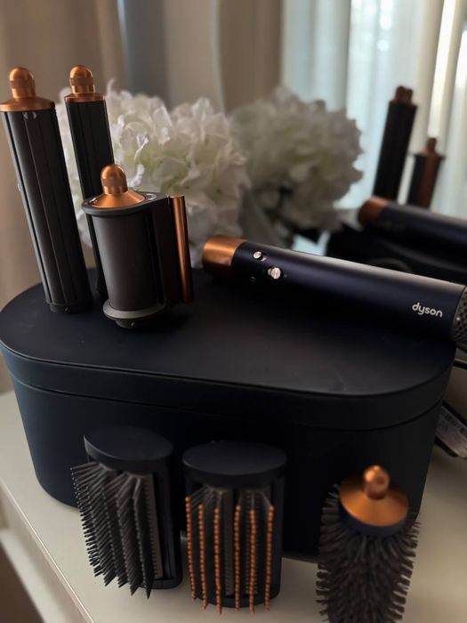 Продается фен DYSON