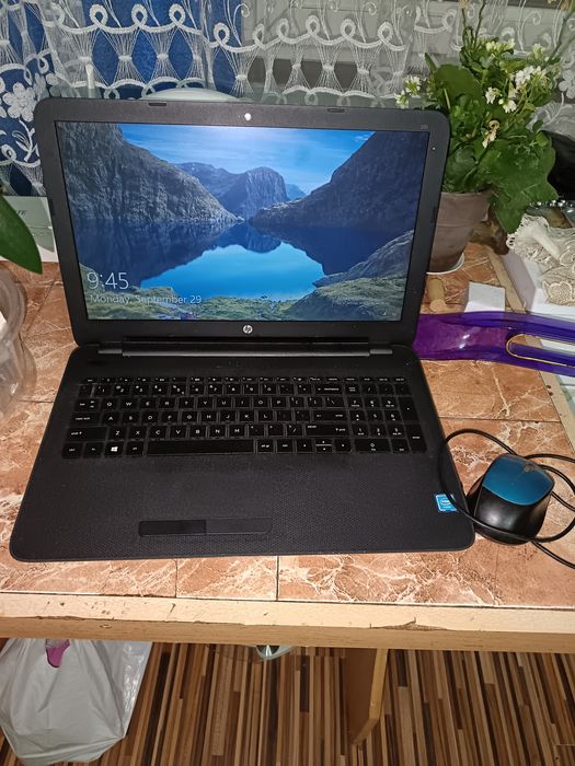 Laptop HP  funcționabil nota 9 din 10