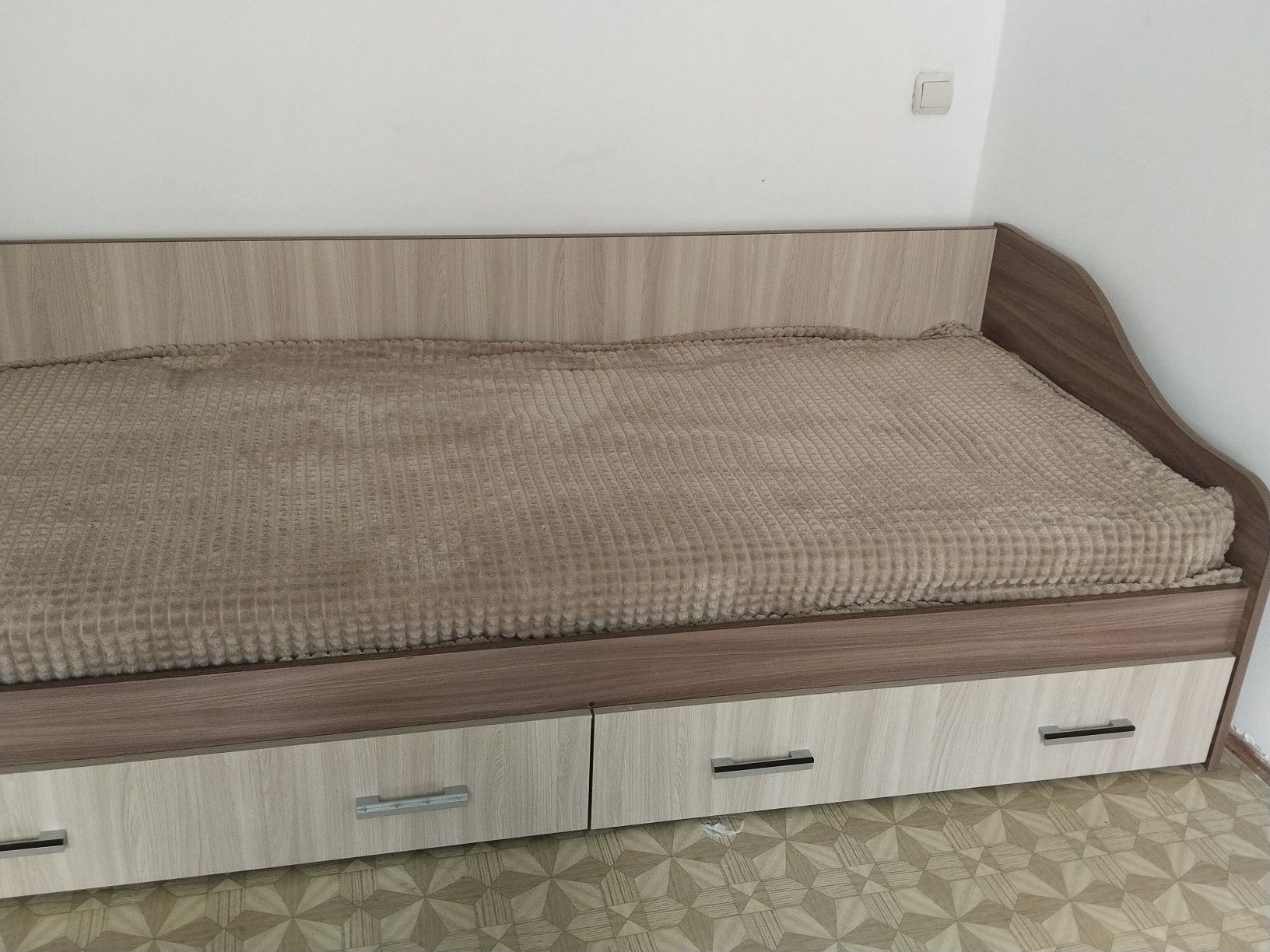 Продам Кровать тахту