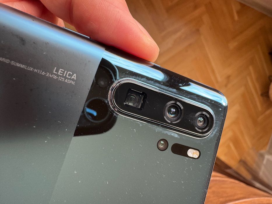 Huawei P30 pro с дефекти