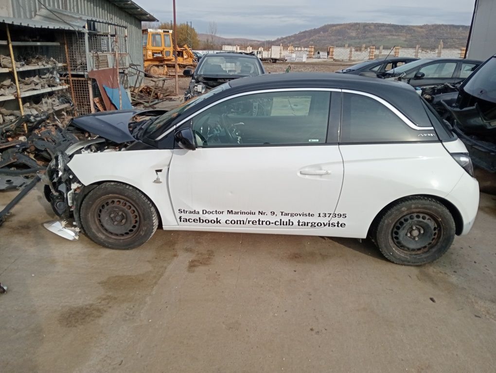 Dezmembrez Opel Adam cod motor A12XEL