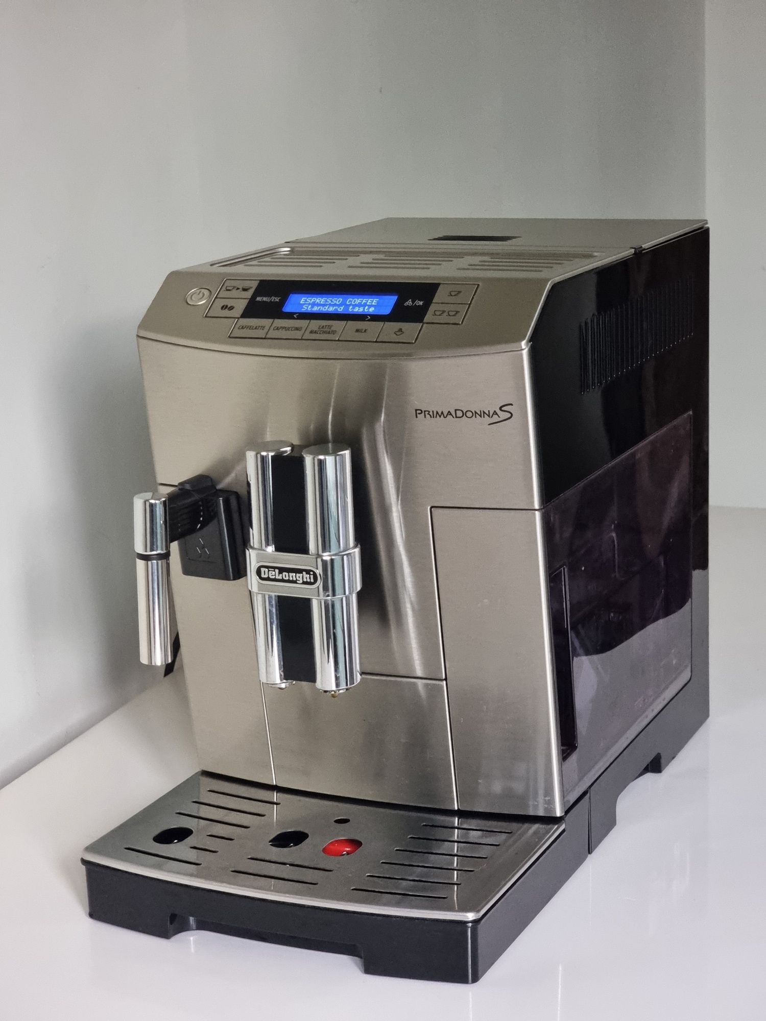 Кафеавтомат DeLonghi PrimaDonna S ECAM 26.455.MB