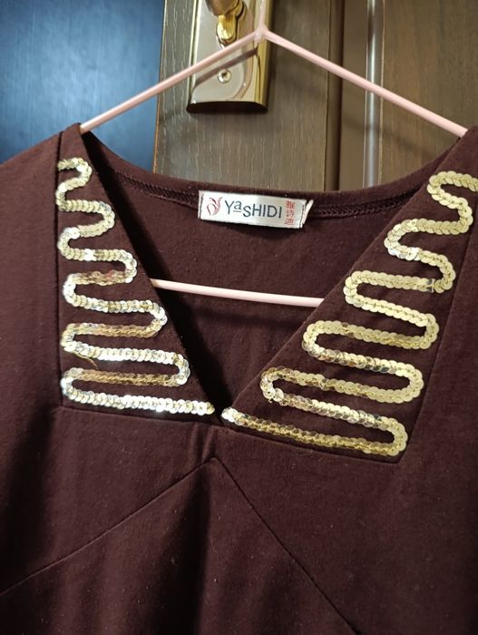 Продаются кофточки.