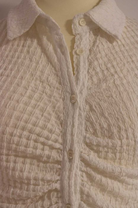 Вталяваща бяла риза Stradivarius