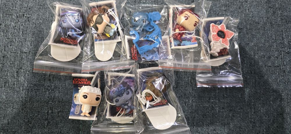 Киндер джой очень странные дела.