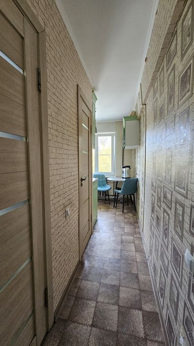 Продам комнатную квартиру на Аблакетке