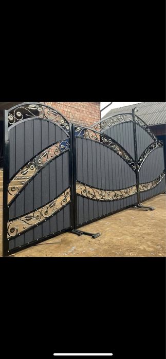 Confectii metalice porti gardur