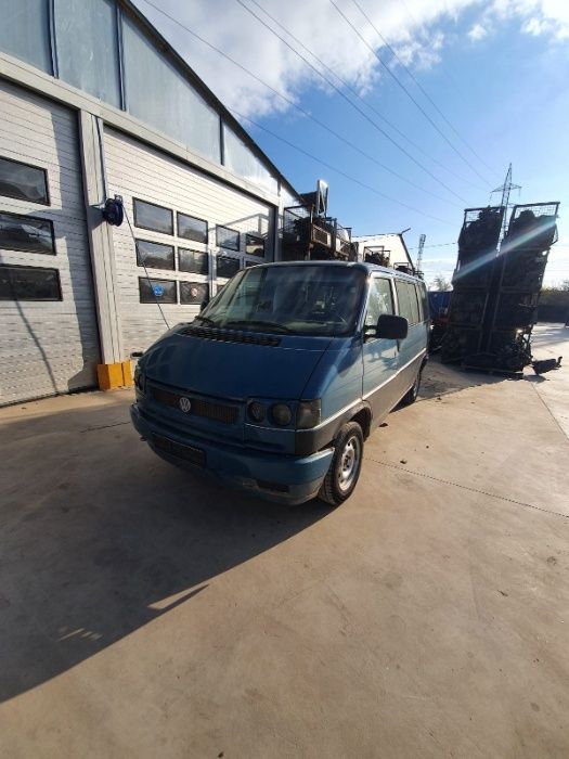 VW transporter T4 motor 2.4 syncro Dezmembrez/Dezmembram