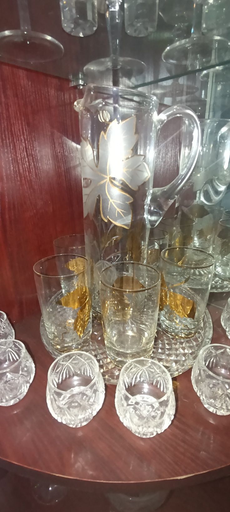 Срочно продаются сервизы богемский хрусталь состояние идеальное!