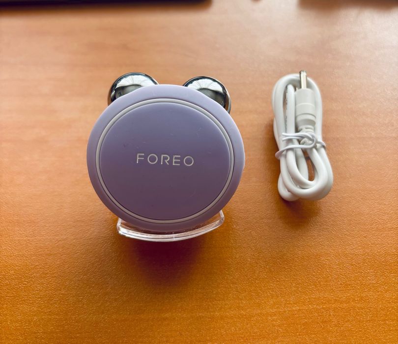 FOREO BEAR™ Mini стягащ уред за лице с микроток и T-Sonic импулси