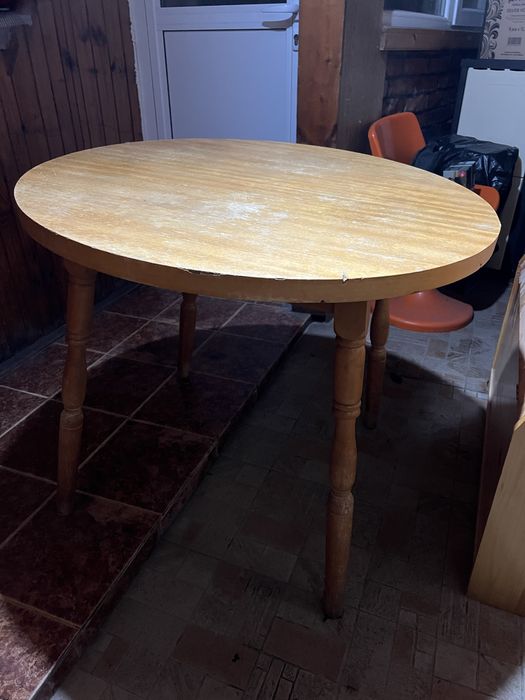 Кръгла маса дървена