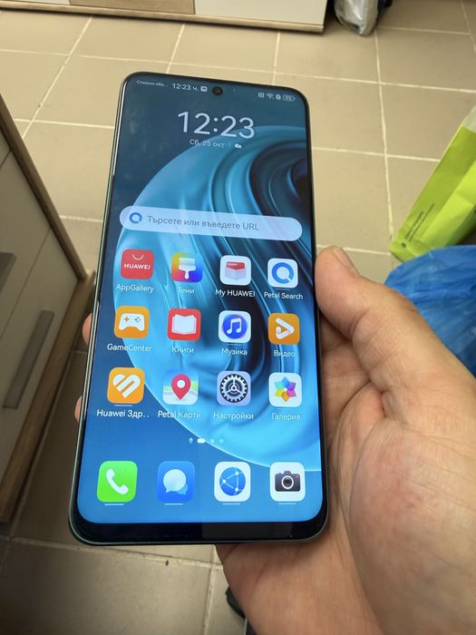 Huawei Nova 12i 8+3/128gb - отличен