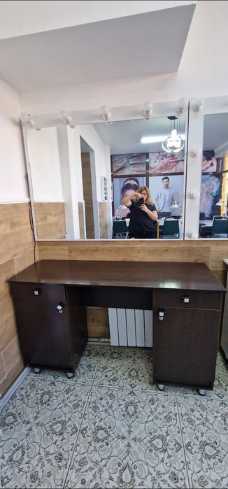 Шкаф с зерколом состояние отличное