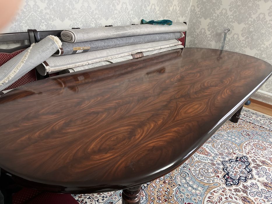 Продается гостевой стол