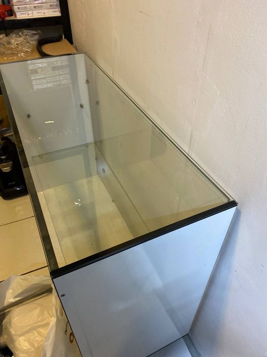 Витрина срочно 300.000
