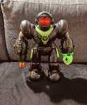 Robot interactiv programabil de la Noriel