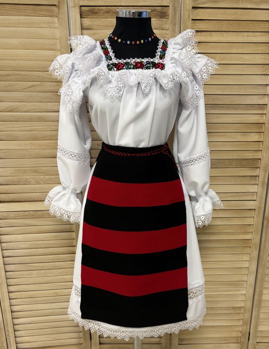 Costum populat/traditional pentru femei de Maramures autentic, Nou