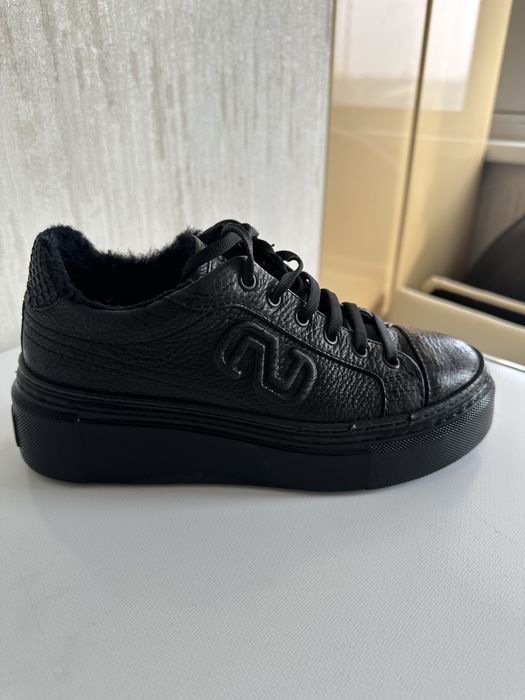 Продам кеды Nursace