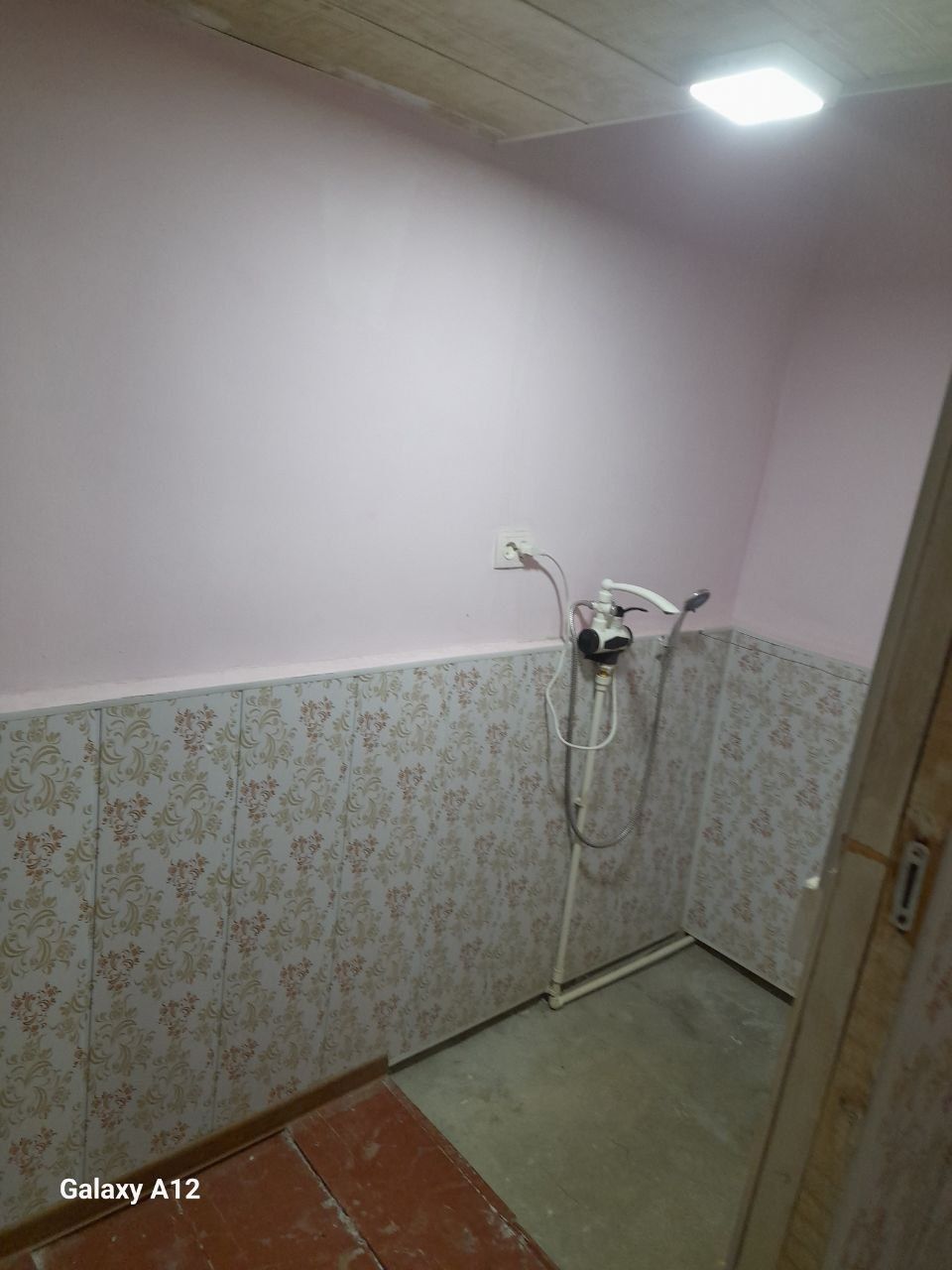 Uchastka tez va arzon sotiladi