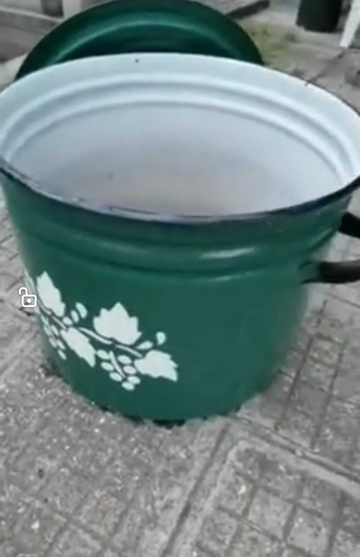 Голяма тенджера за буркани