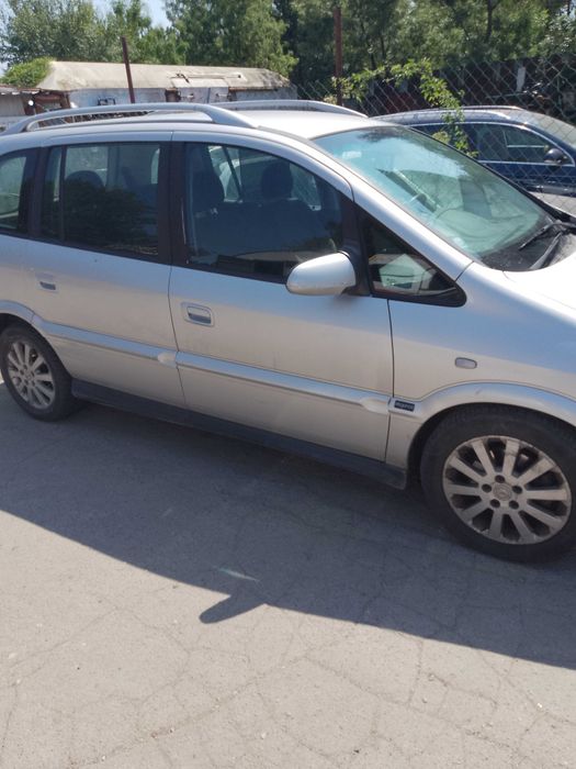 Продавам Opel zafira A 2004 CNG 1.6 на части