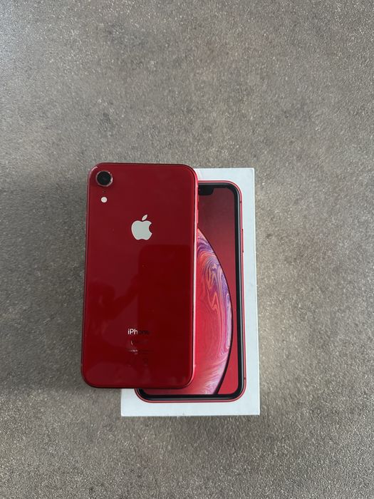 I phone XR Червен