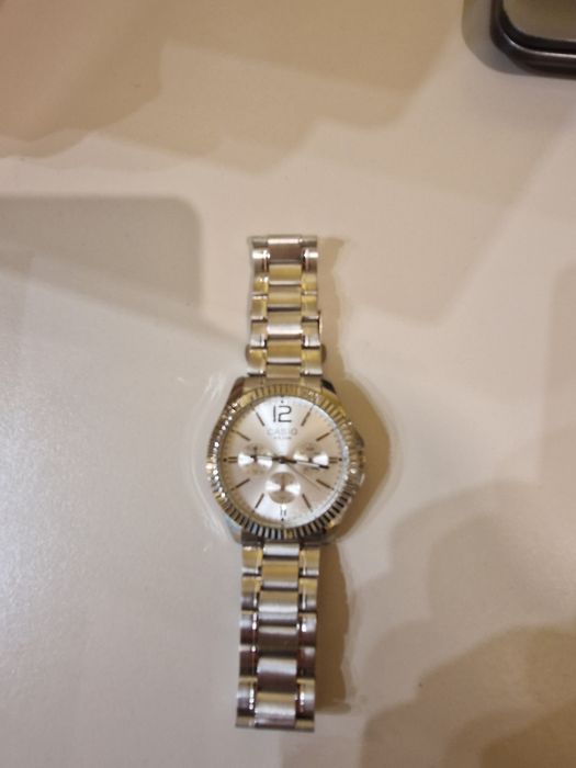 Часы Casio совершенно новые.