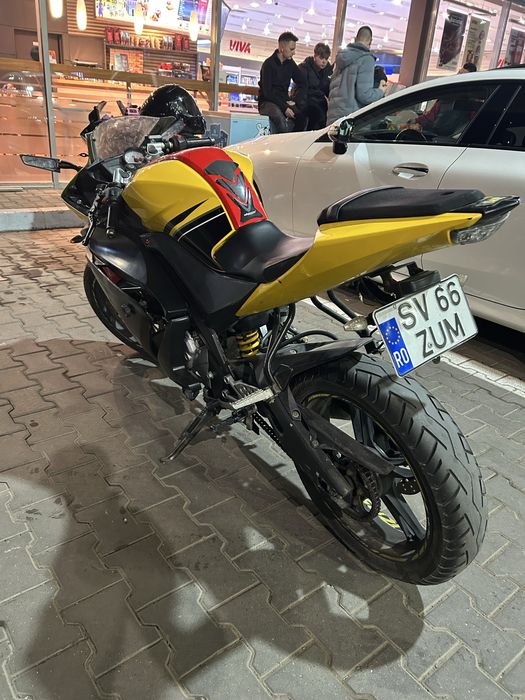 yamaha yzf r125.