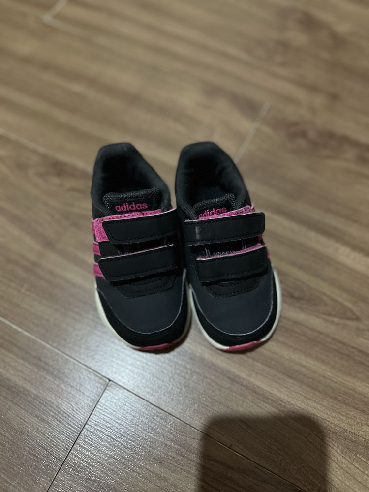 Детски маратонки Adidas 22N