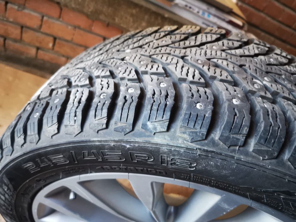 Set Jante Aliaj Aluminiu Roti BMW + Anvelope M+S Nokkian  245/45 R18