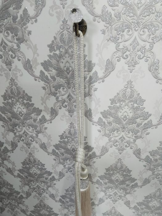 Занавески новые всё есть