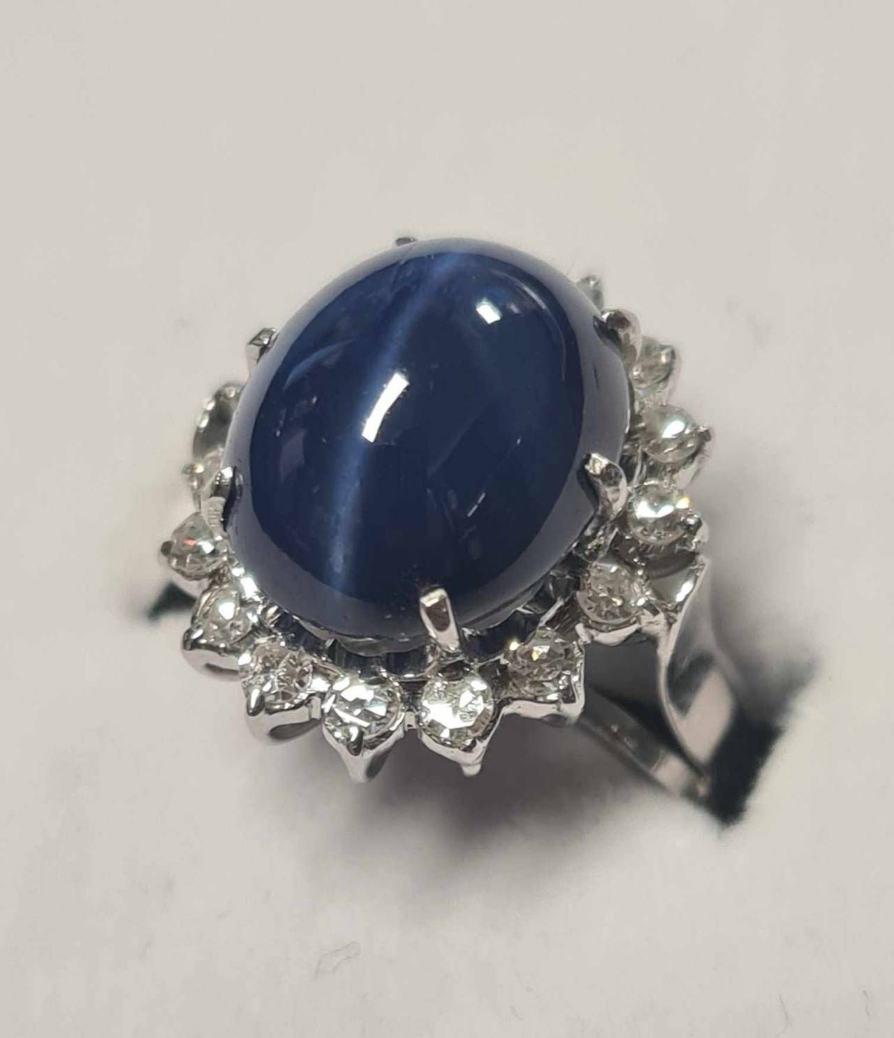 Inel din aur alb 18k cu safir star si diamante naturale,IAU600