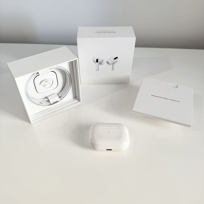 Casti Apple AirPods Pro Originale Wireless Charging Case