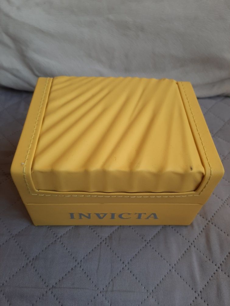 Часовник Invicta bolt