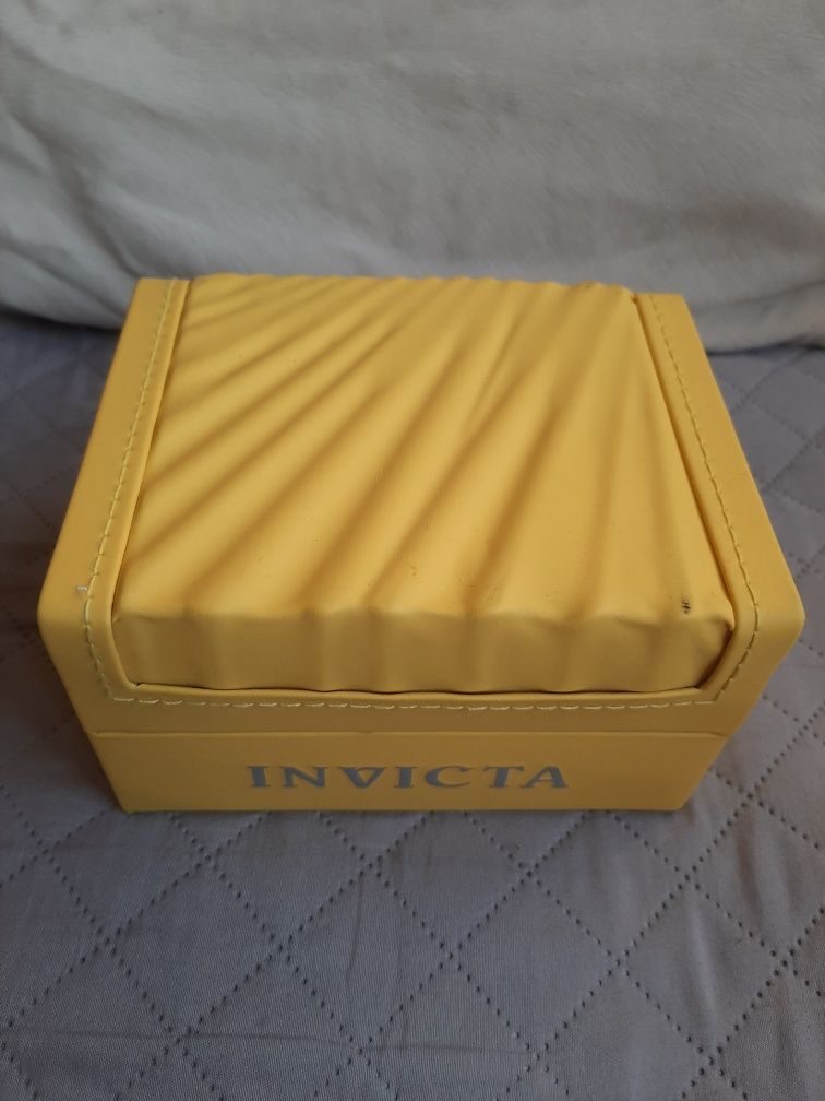 Часовник Invicta bolt