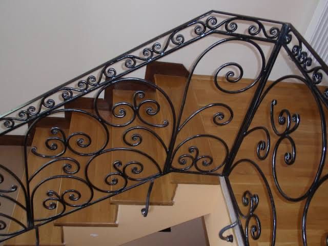 Balustrada fier forjat,scari metalice,riflaje metalice,porti.jaluzel