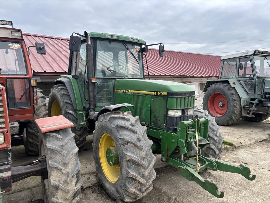 Tractor John Deere 6900