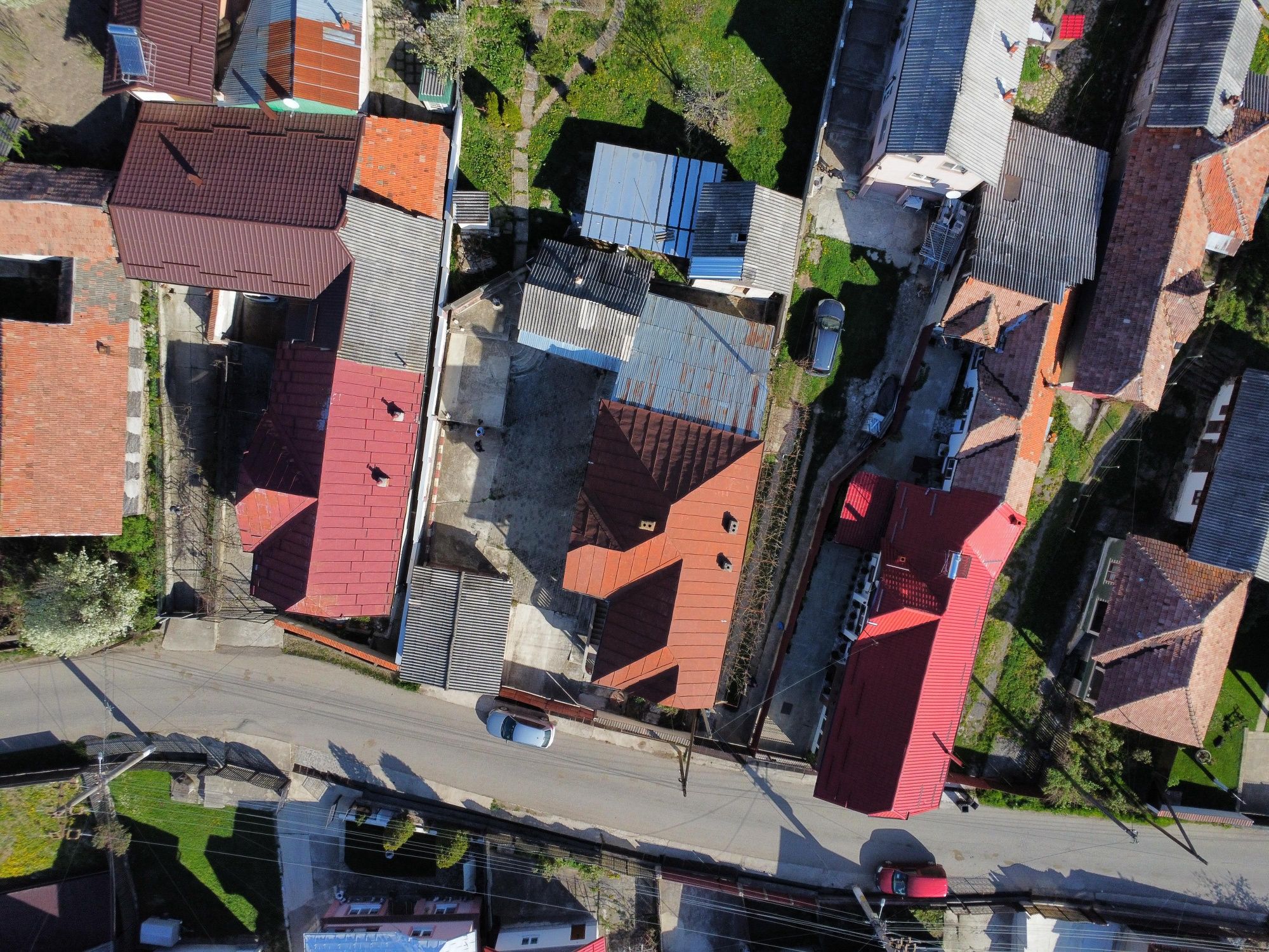 Casa cu teren în zona Dâmbovița