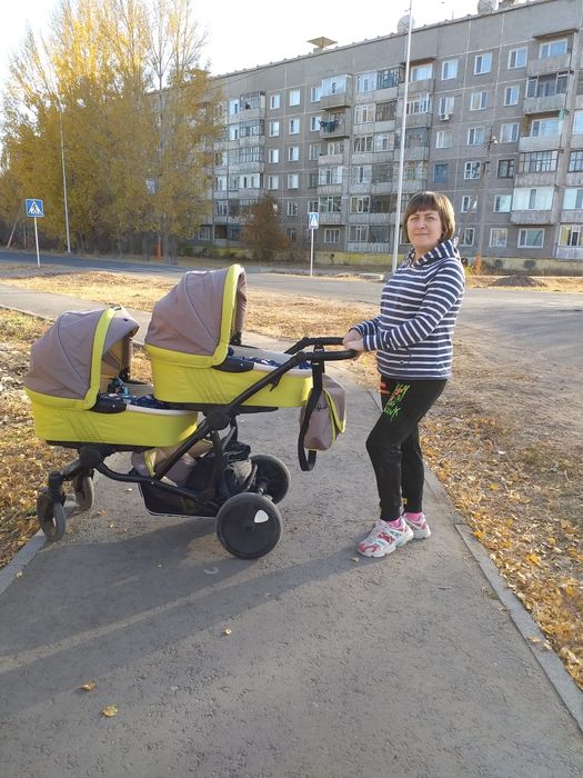 Продам коляску для двойни