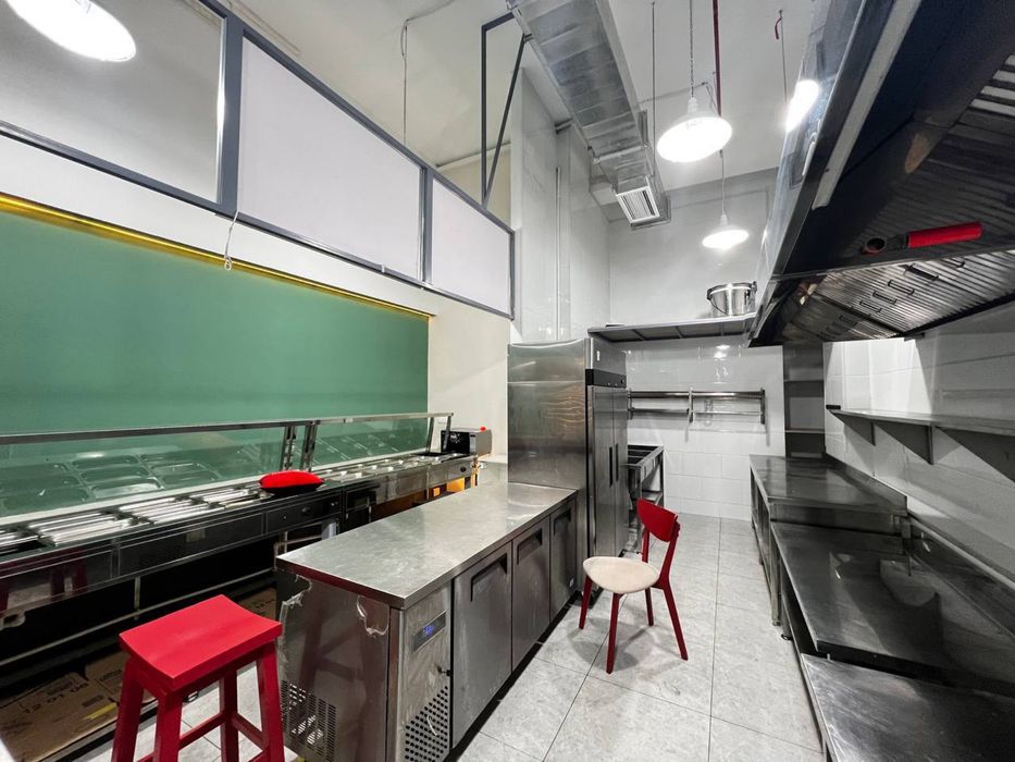 Продаётся Коммерческое Помещение 256кв.м Вдоль Дороги ор.ЖК Казахстан