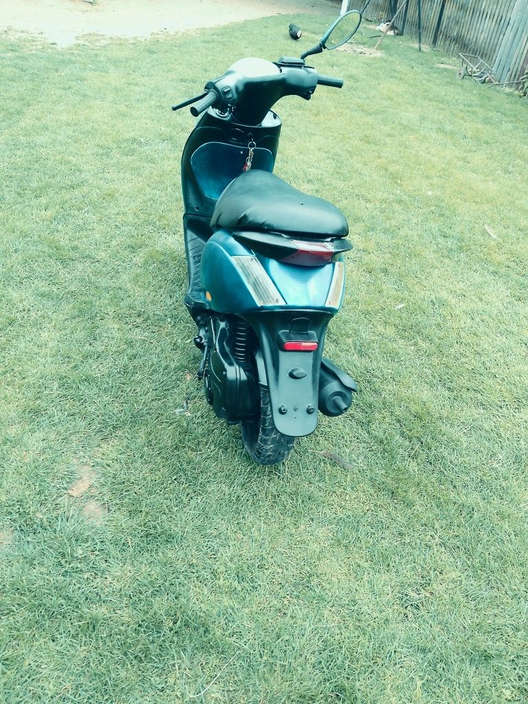 Vând sau schimb Piaggio Zip 4t