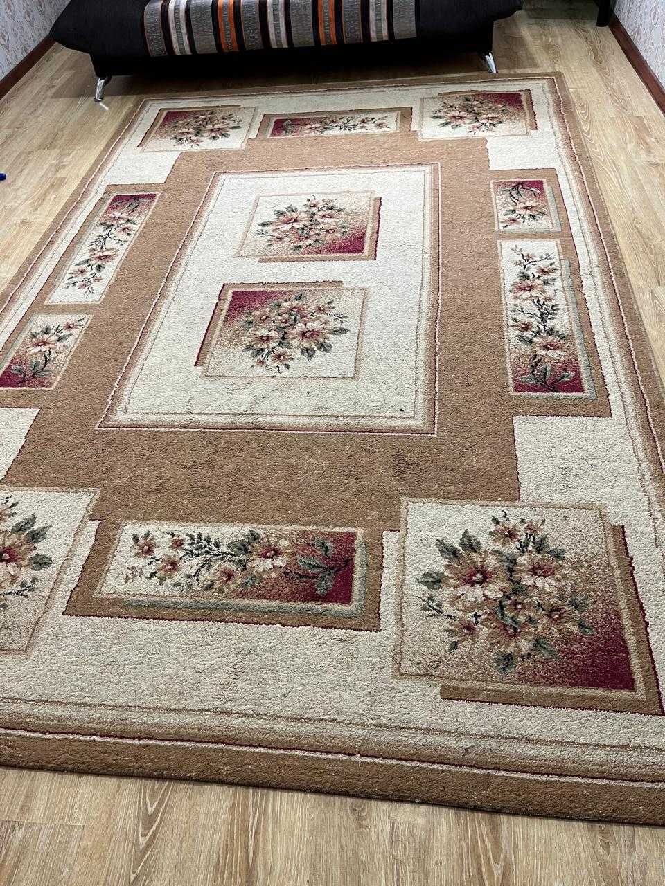 Продам ковёр 2x3 метра