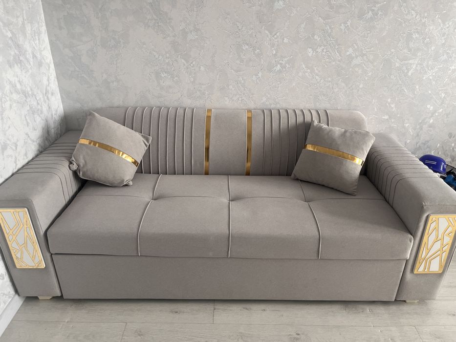 Диван-раскладной. Состояние пушка.